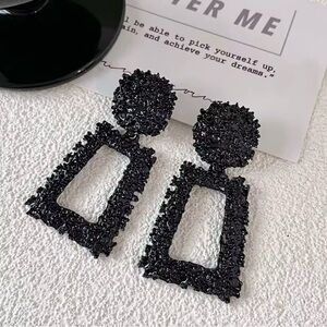 Elegant Black Textured Earrings